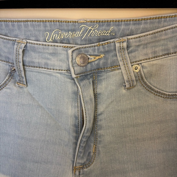 Universal Thread Women’s Mid-Rise Jegging Light Wash Jeans Size 8 - Picture 4 of 11